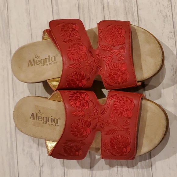 Alegria | Lin Red Floral Embroidered Leather Slide Sandals | Size 9 - Picture 13 of 15